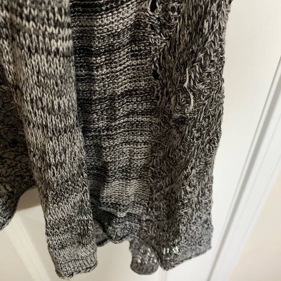 🖤 Torrid Gray Open Knit Short Sleeve Cardigan - Picture 6 of 7